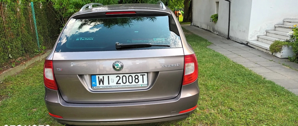 Skoda Superb cena 35000 przebieg: 157000, rok produkcji 2012 z Warszawa małe 121